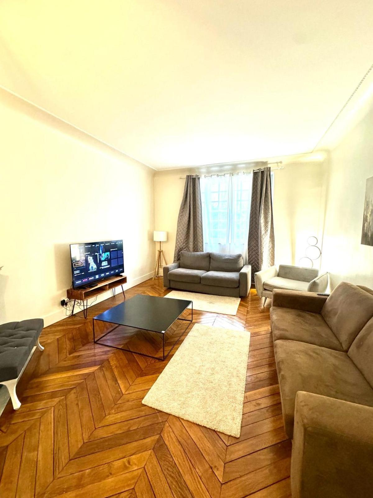 Appartement Auteuil 16 *